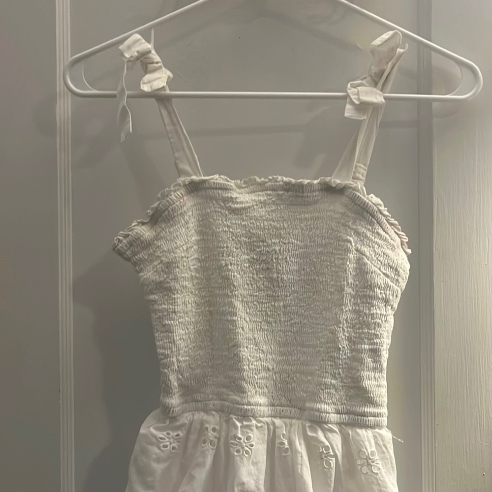 White flower/flowy ruffle dress